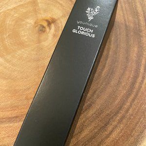 YOUNIQUE Touch Glorious Mattifying Face Primer